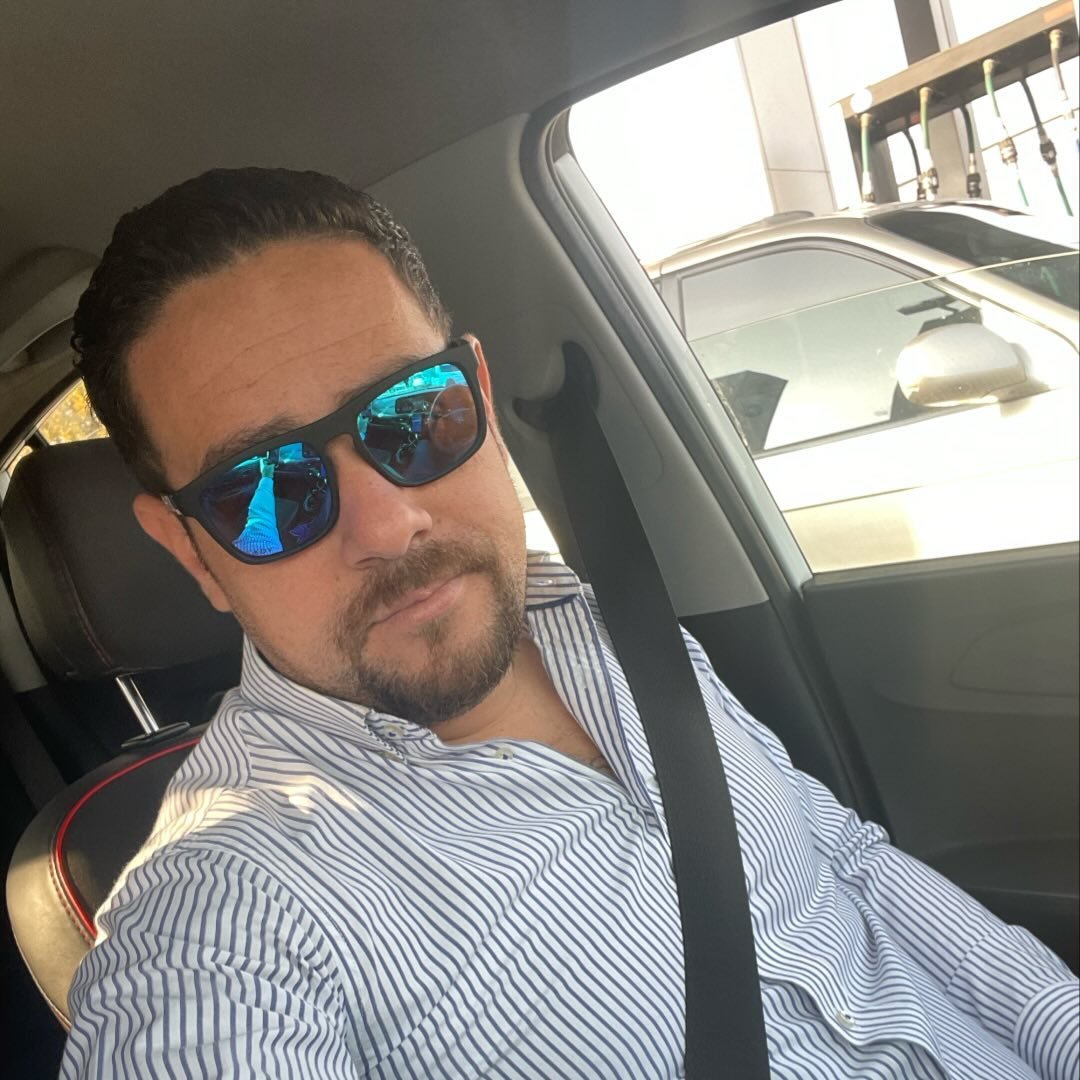 <em>Raul B.</em>