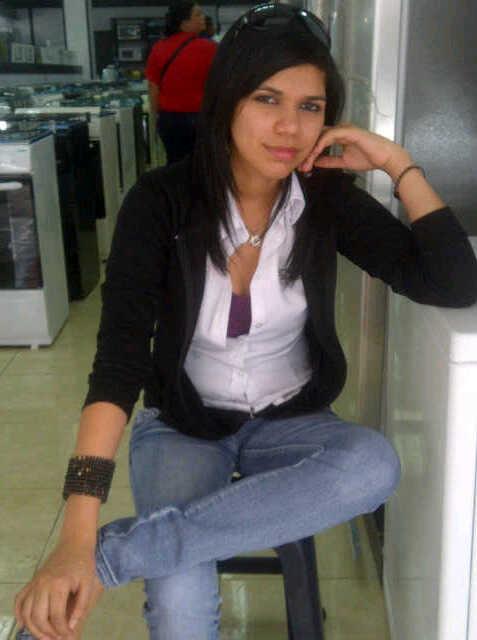 <em><strong>MARIELA G,</strong></em>
